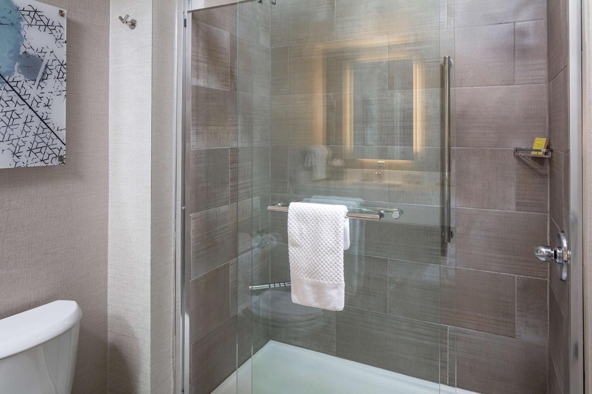 ดับเบิลทรี บาย ฮิลตัน บอสตัน โลแกนแอร์พอร์ต เชลซี Hotel ภายนอก รูปภาพ